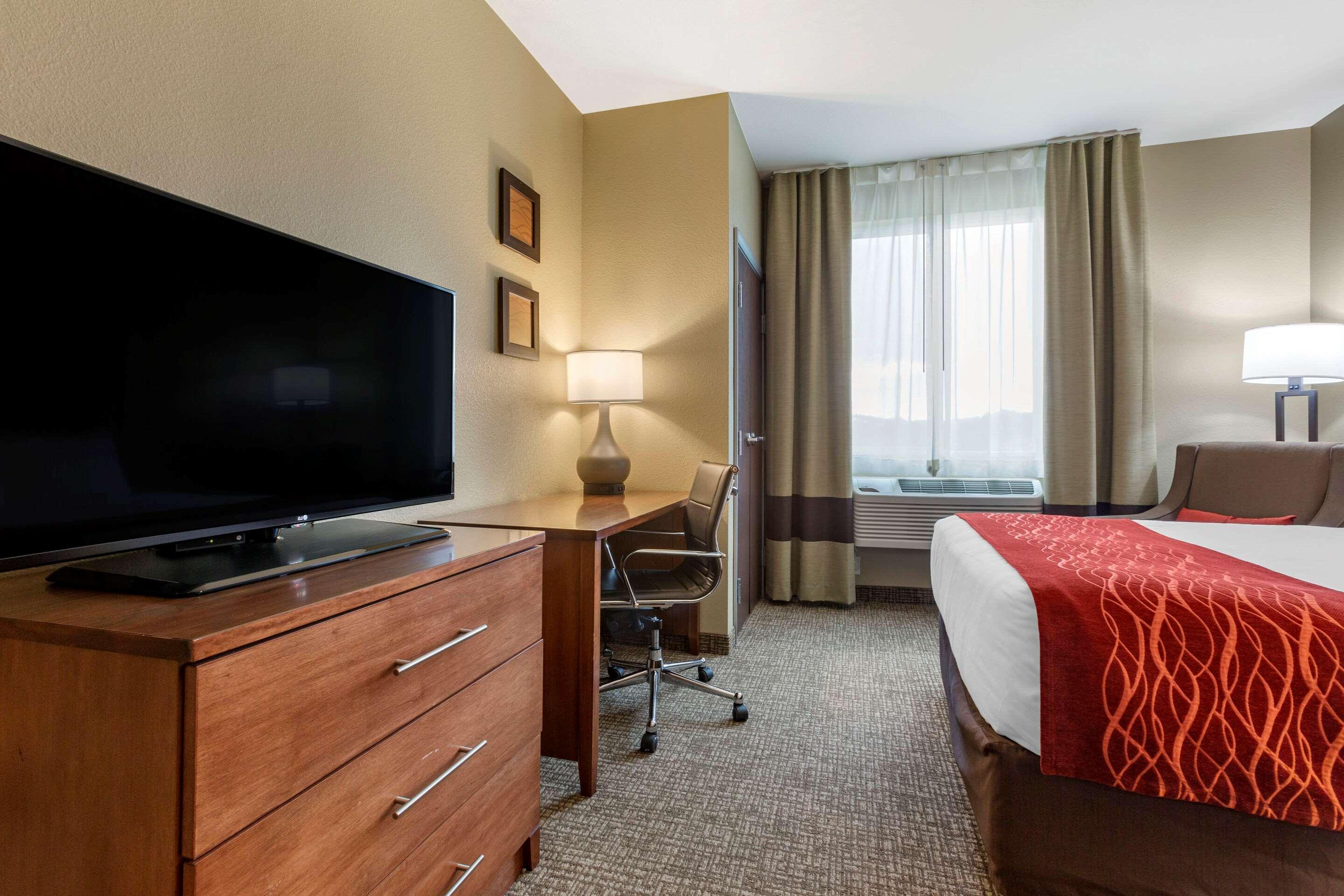 Comfort Inn & Suites Near Mt Rushmore Хилл-Сити Экстерьер фото