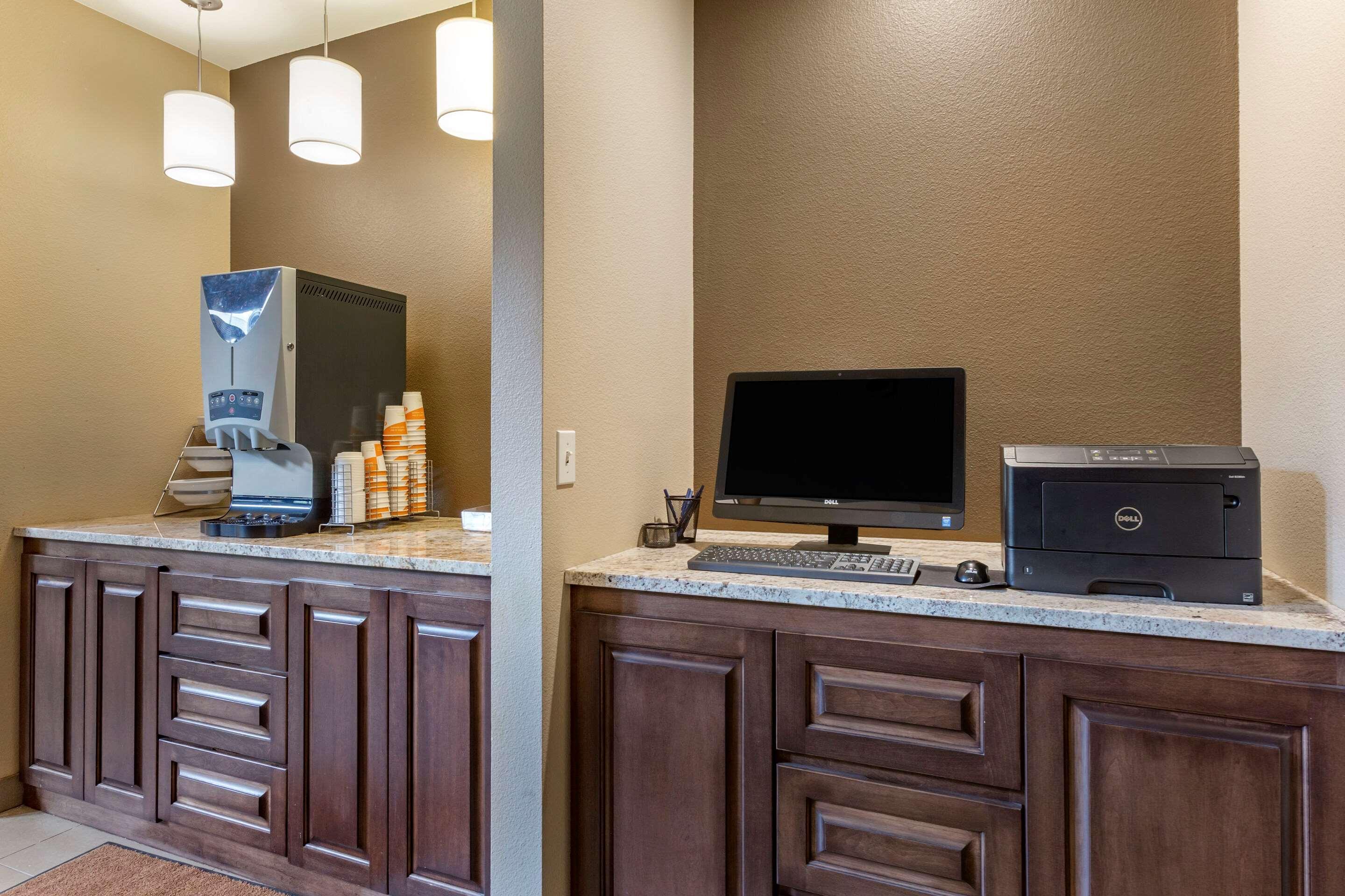 Comfort Inn & Suites Near Mt Rushmore Хилл-Сити Экстерьер фото