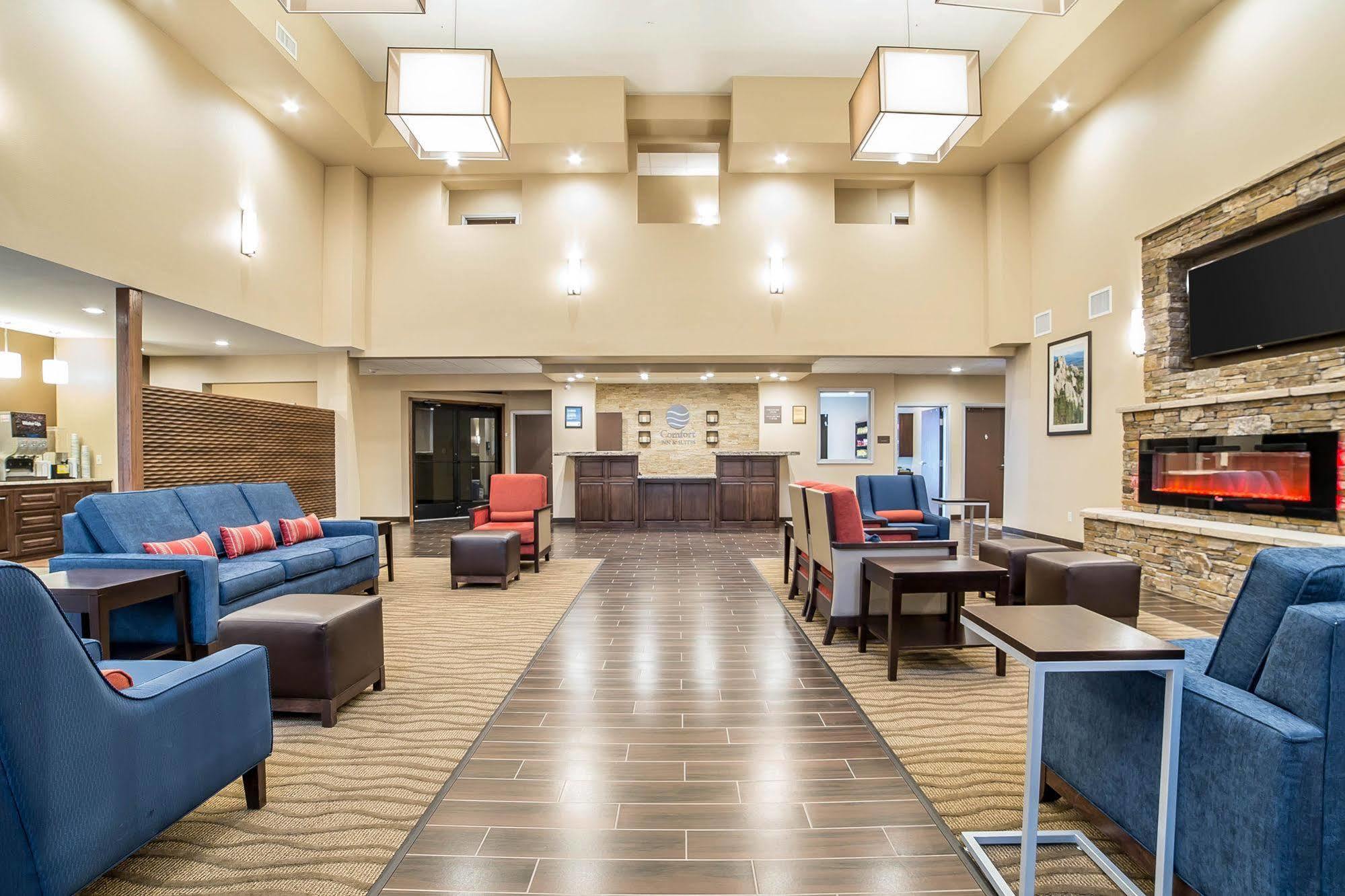 Comfort Inn & Suites Near Mt Rushmore Хилл-Сити Экстерьер фото
